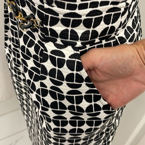 London Times Sleeveless Black/White Dress Crew Neck with Pockets Faux Belt Sz 10 - Picture 4 of 14